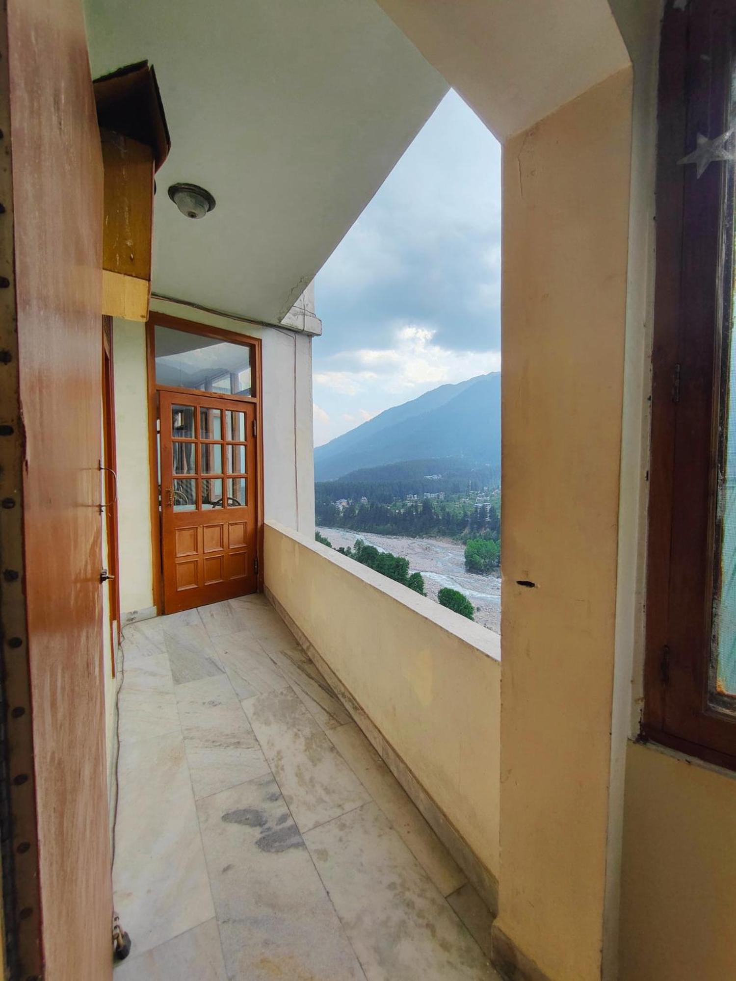 Hotel Arohi Vashist Exterior photo