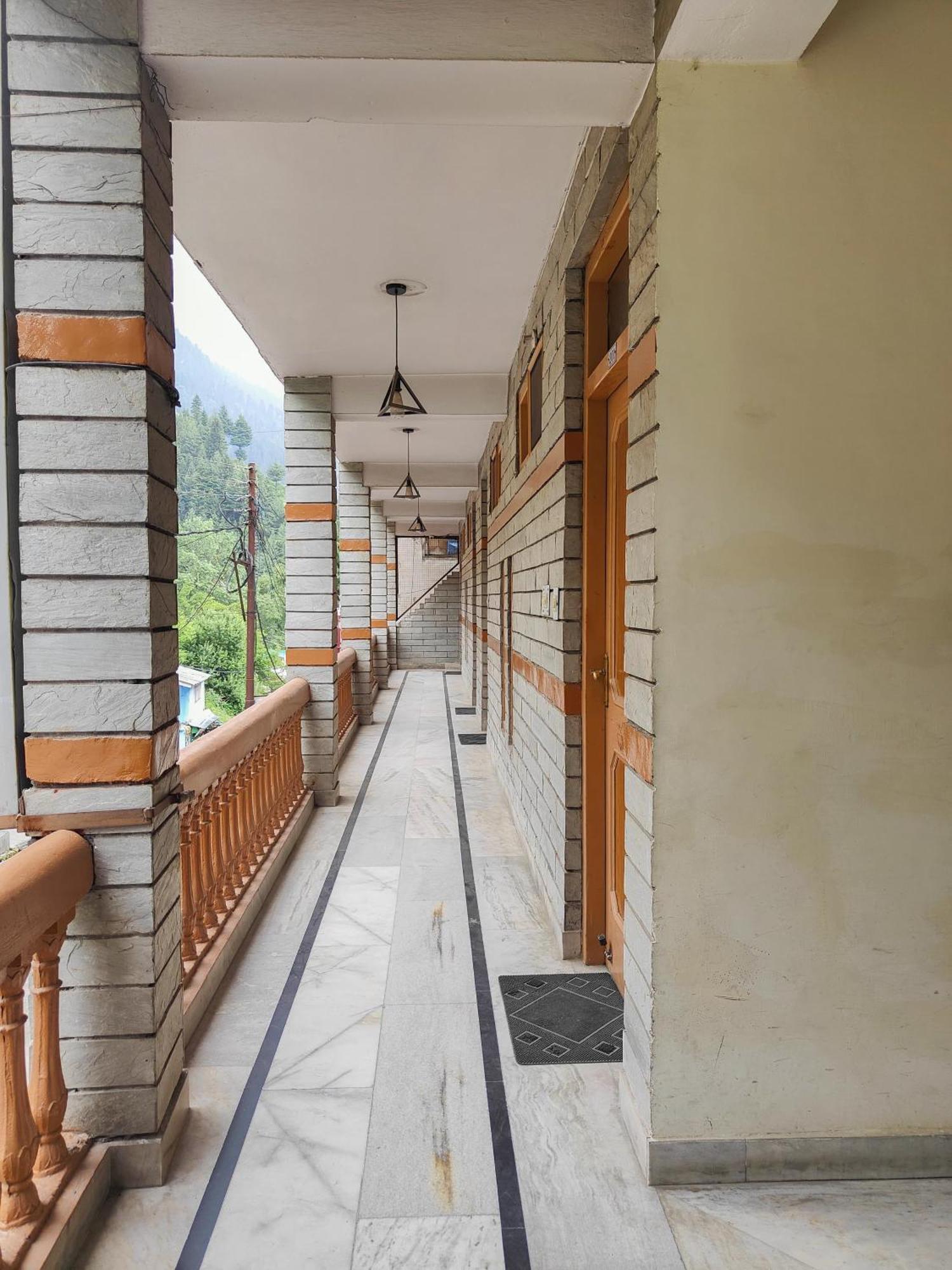 Hotel Arohi Vashist Exterior photo