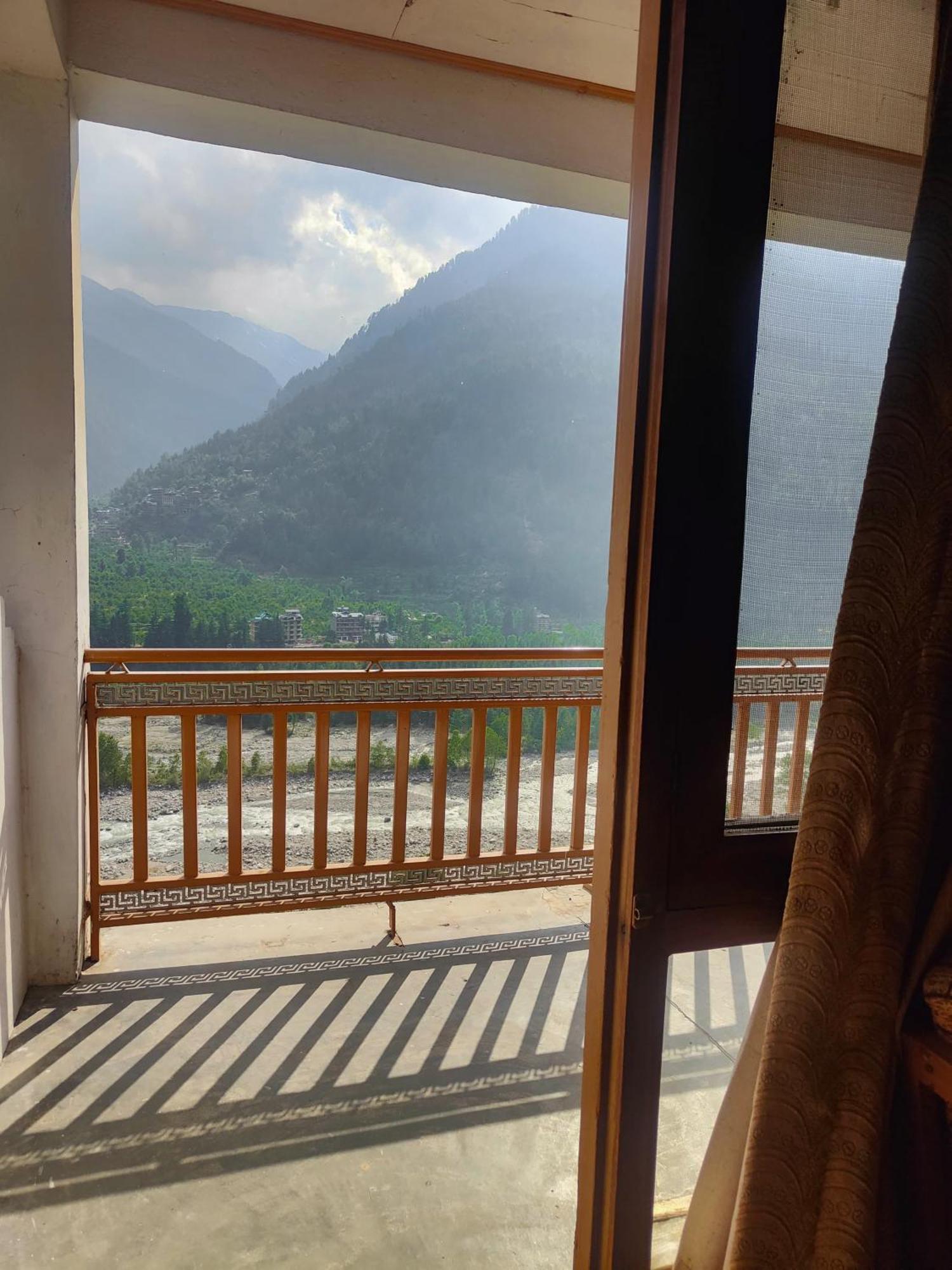 Hotel Arohi Vashist Exterior photo