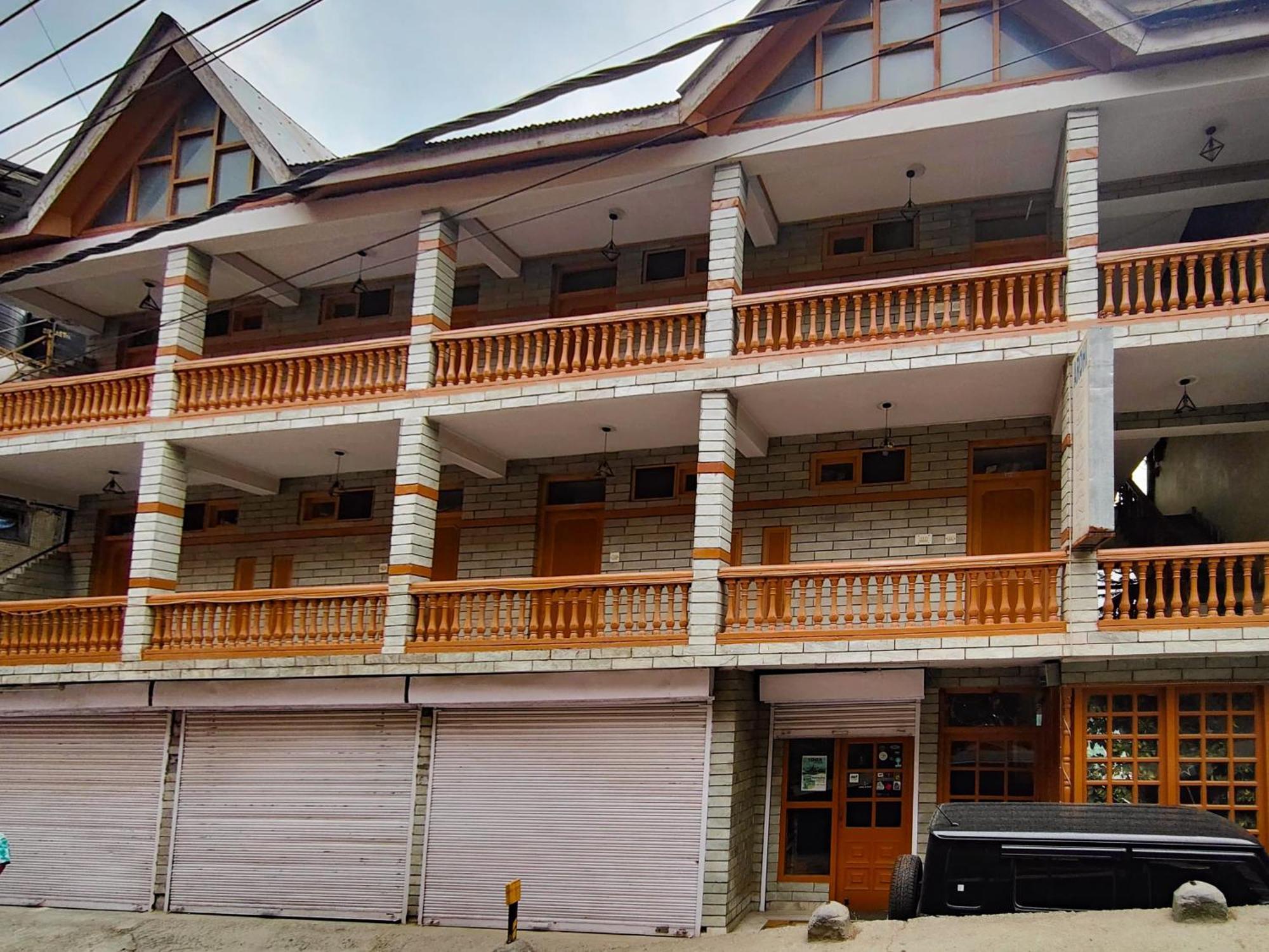 Hotel Arohi Vashist Exterior photo
